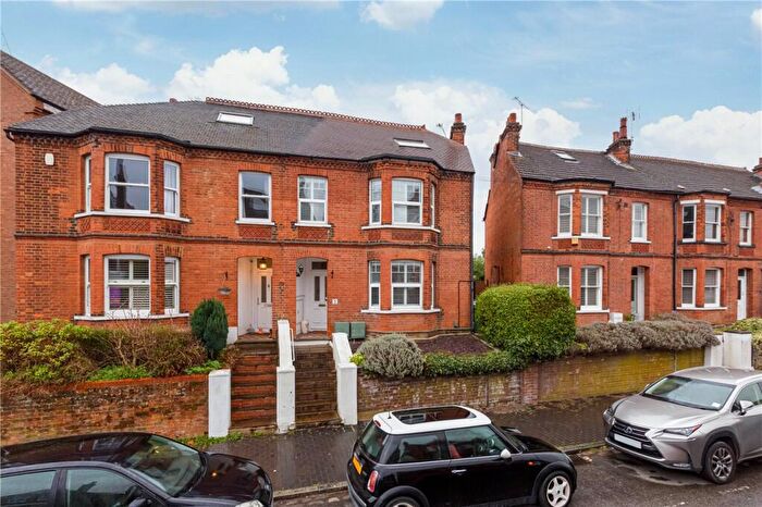 5 Bedroom Semi-Detached House For Sale In Approach Road, St. Albans, Hertfordshire, AL1