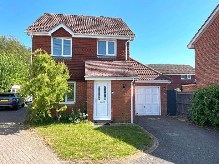 3 Bedroom Detached House For Sale In Harold Close, North Bersted, Bognor Regis, West Sussex, PO21