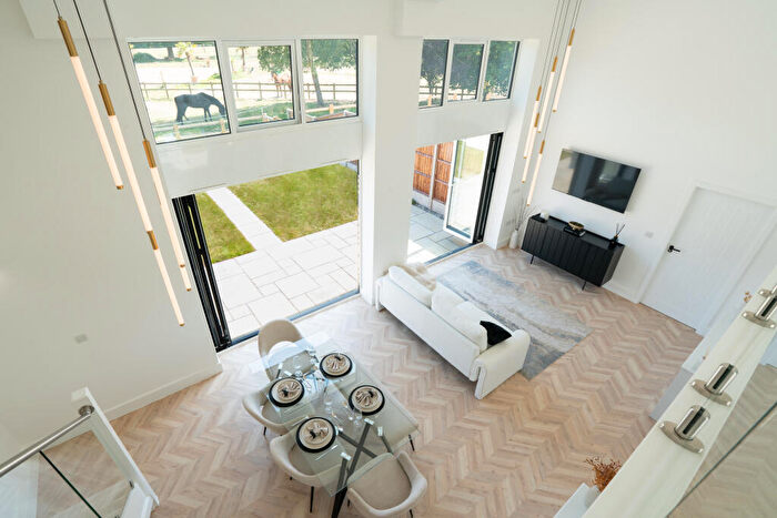 2 Bedroom House For Sale In Millfield Gardens - Brentwood, Essex, CM15
