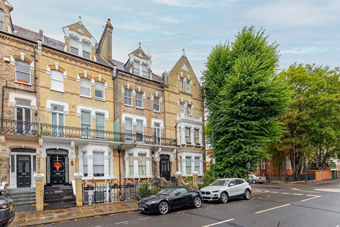 1 Bedroom Flat To Rent In Glazbury Road, London, W14