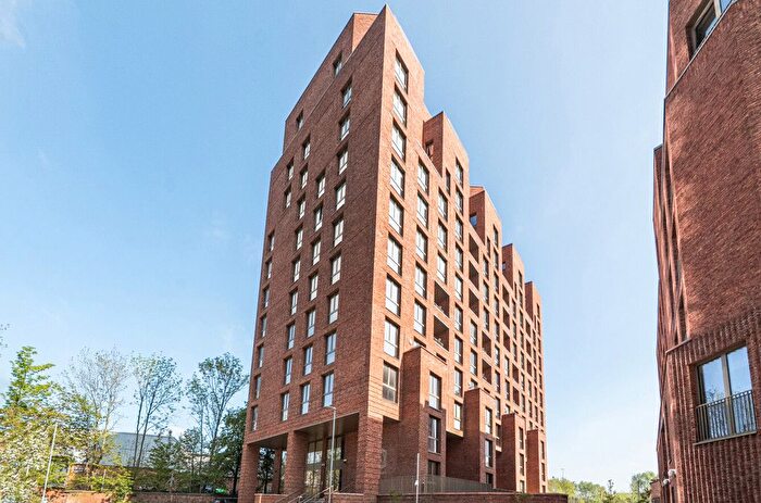 2 Bedroom Flat To Rent In Botanical Avenue, Old Trafford, Manchester, Greater Manchester, M16