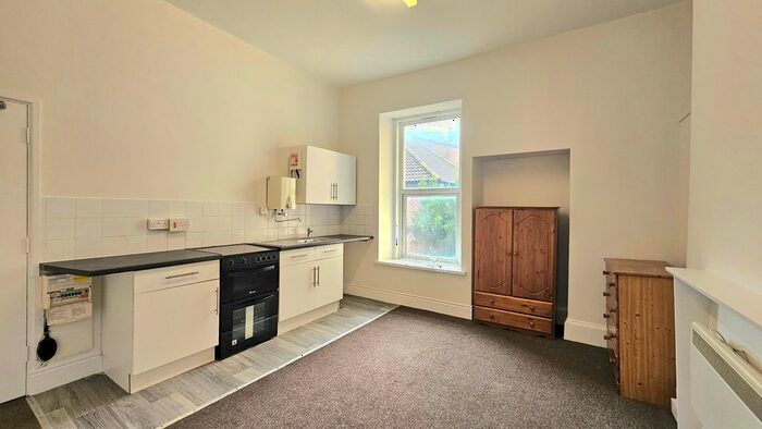 1 Bedroom Flat To Rent In Totnes Road, Paignton, TQ4