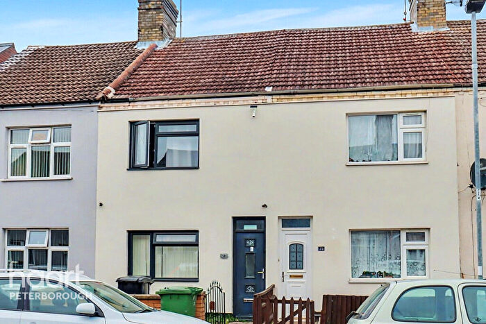 3 Bedroom Terraced House For Sale In Thistlemoor Road, Peterborough, PE1