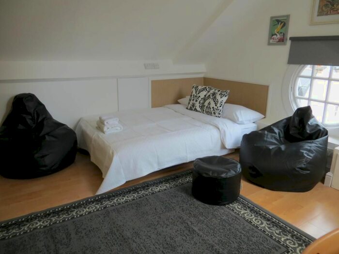 Studio To Rent In Fulham Palace Road, Hammersmith, London, W6