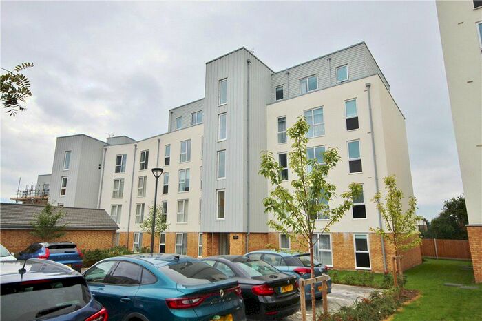 3 Bedroom Flat To Rent In Hawker Drive, Addlestone, Surrey, KT15