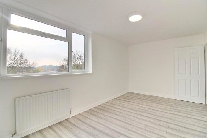 2 Bedroom Apartment To Rent In Cavendish Road, Emmer Green, Reading, RG4