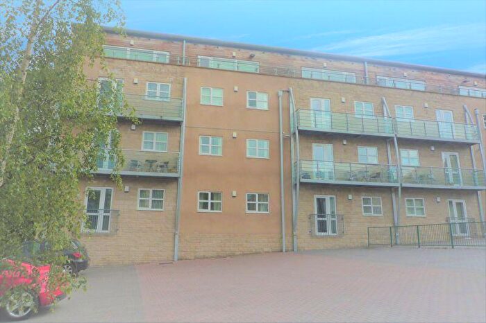 2 Bedroom Apartment To Rent In Brackendale, Thackley, Bradford, BD10