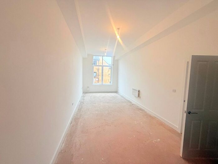 1 Bedroom Flat To Rent In Newton Road, Yeovil, BA20