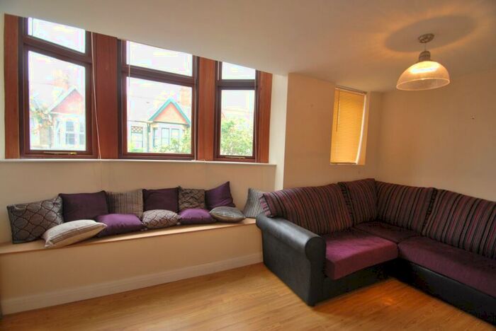 1 Bedroom Flat To Rent In Hendy Street, Roath, CF23