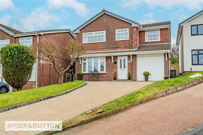 4 Bedroom Detached House For Sale In Coupland Close, Moorside, Oldham, OL4