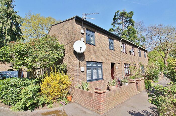 3 Bedroom End Terrace House For Sale In Lodge Close, Isleworth, TW7