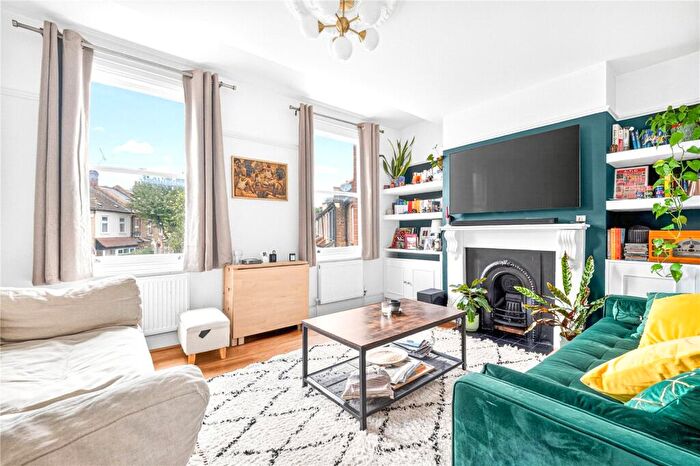 2 Bedroom Flat For Sale In Turner Road, Walthamstow, London, E17
