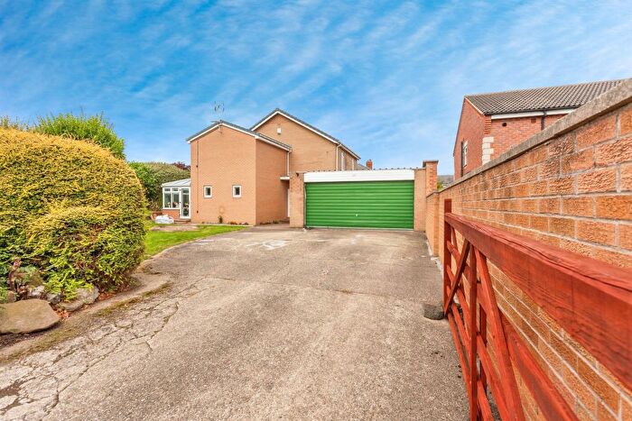 4 Bedroom Detached House For Sale In Beech View, Hall Green, Wakefield, WF4