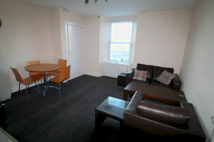 2 Bedroom Flat To Rent In Blackness Road, Dundee, DD2