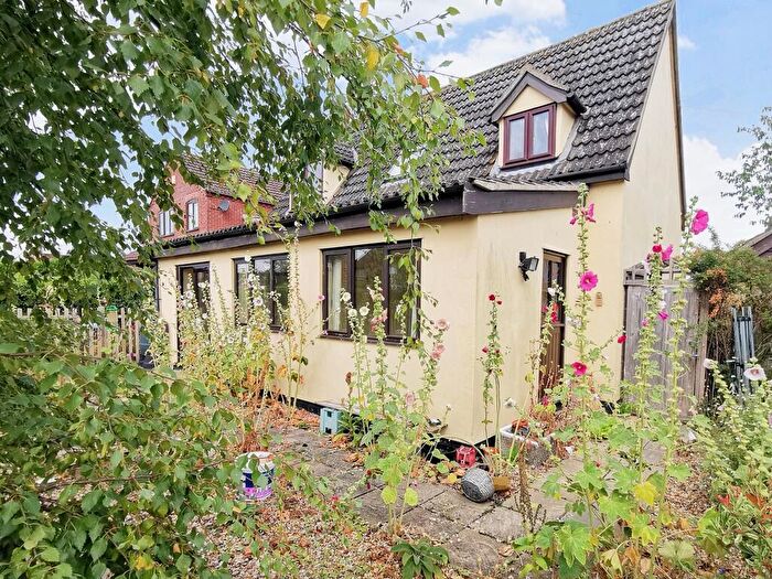 3 Bedroom Detached House For Sale In Tunbeck Close, Wortwell, IP20