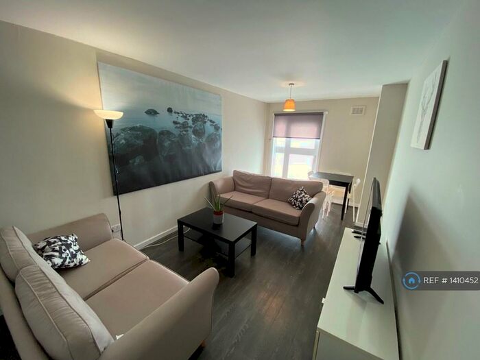 4 Bedroom Maisonette To Rent In Wester Common Road, Glasgow, G22