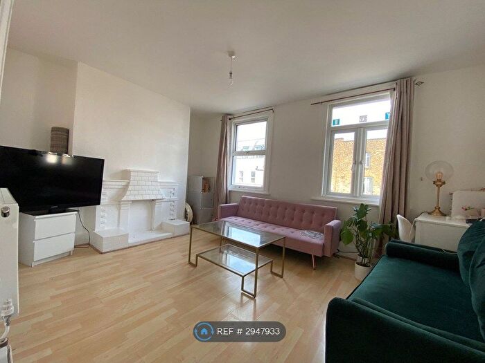 2 Bedroom Flat To Rent In The Grove, London, E15