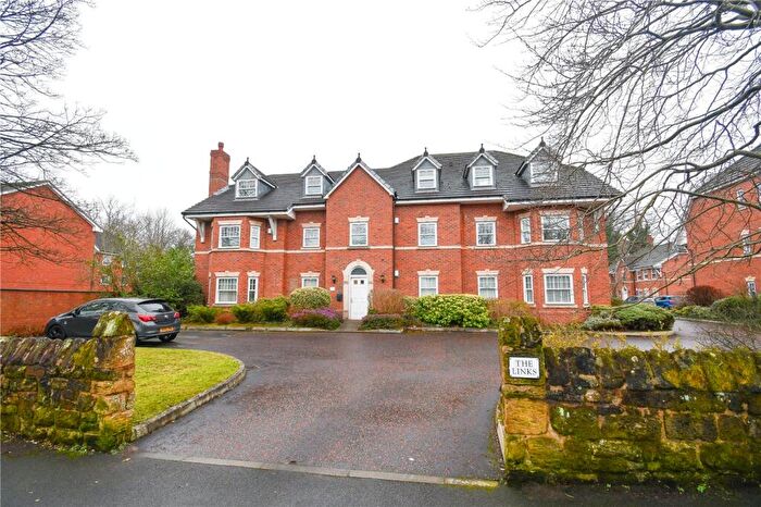 2 Bedroom Flat For Sale In Howbeck Road, Prenton, Wirral, CH43