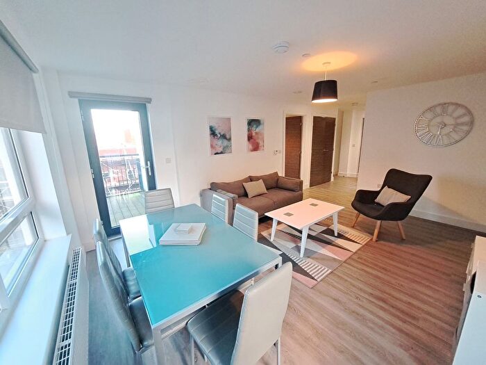 2 Bedroom Flat To Rent In Hurst Street, Liverpool, L1