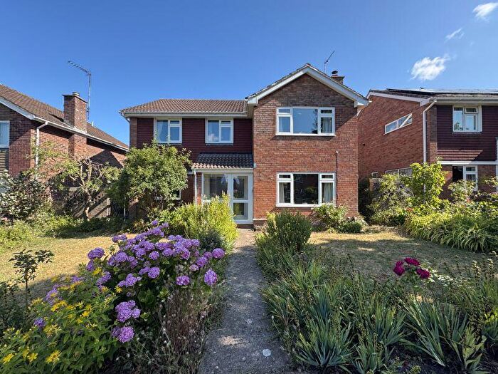 4 Bedroom House For Sale In Thornbury, Bristol, BS35