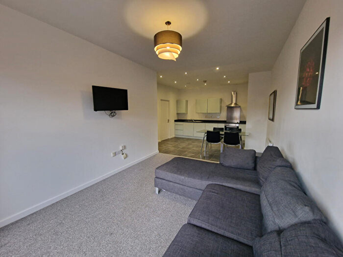 2 Bedroom Apartment To Rent In Empire House, Bradford, BD1