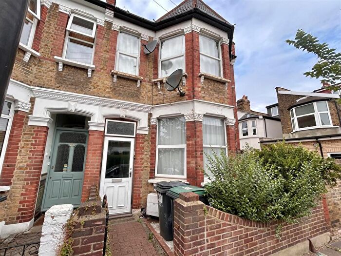 1 Bedroom Apartment To Rent In Crossfield Road, Turnpike Lane, N17