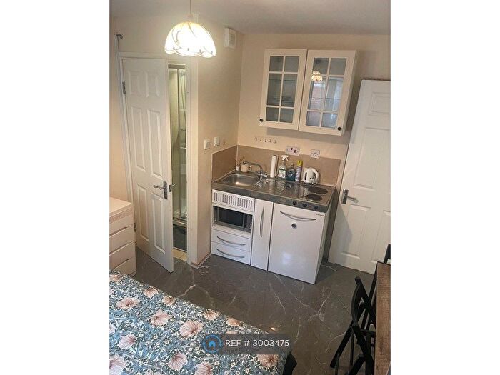 Studio To Rent In Russet Crescent, London, N7
