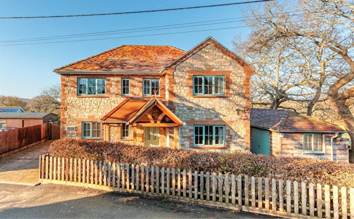 4 Bedroom Detached House For Sale In Northwood, Nr Cowes, Isle Of Wight, PO31