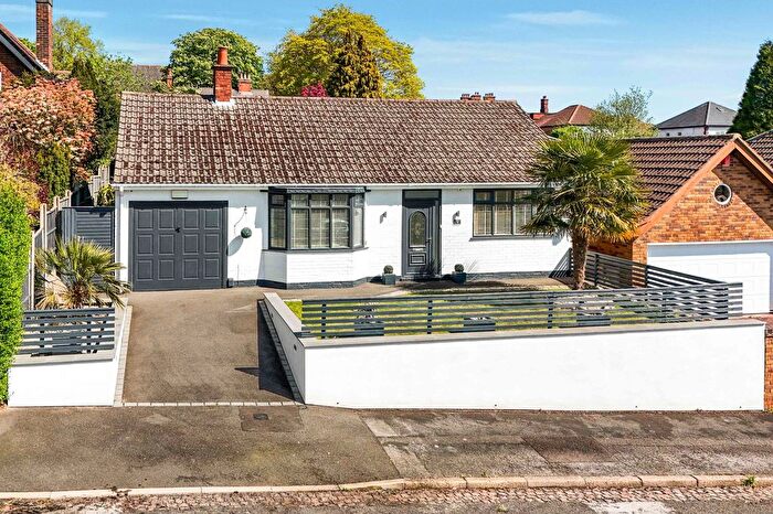 2 Bedroom Detached Bungalow For Sale In Barnet Road, Nottingham, NG3