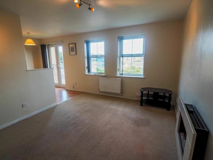 3 Bedroom Flat To Rent In Plimsoll Way, Victoria Dock, Hull, East Yorkshire HU9