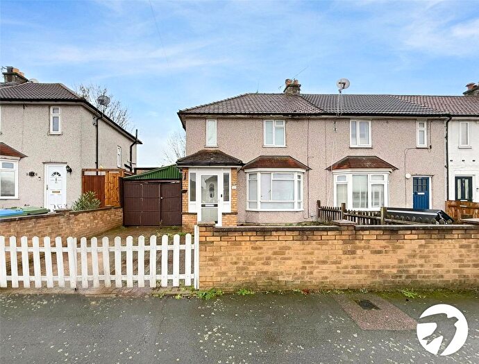 3 Bedroom Semi Detached House To Rent In Kingsholm Gardens, London, SE9