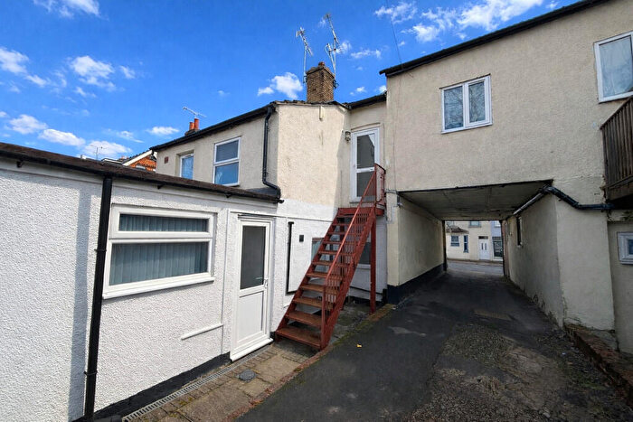 1 Bedroom Apartment For Sale In Grosvenor Road, Aldershot, GU11