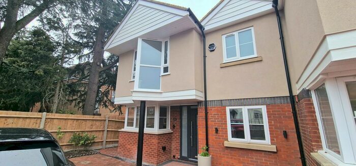 4 Bedroom Property To Rent In Sparrows Wick, Sparrows Herne, Bushey, WD23