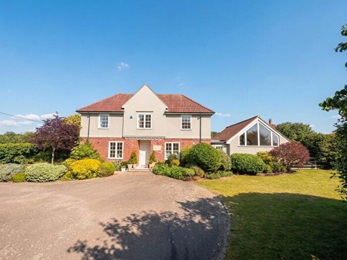 5 Bedroom Detached House For Sale In Oakley Court, Nr Benson, Wallingford, OX10