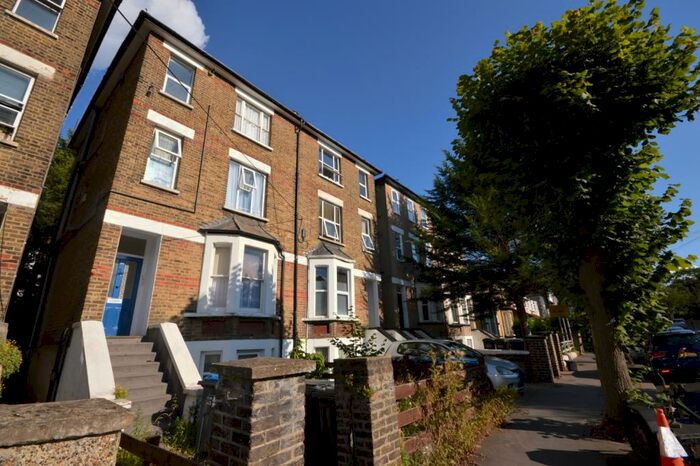 1 Bedroom Flat To Rent In Clyde Road, CR0