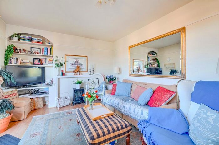 1 Bedroom Flat To Rent In Sulivan Court, Broomhouse Lane, SW6