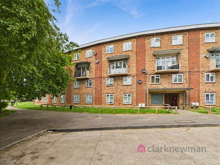 2 Bedroom Maisonette For Sale In Pennymead, Harlow, CM20