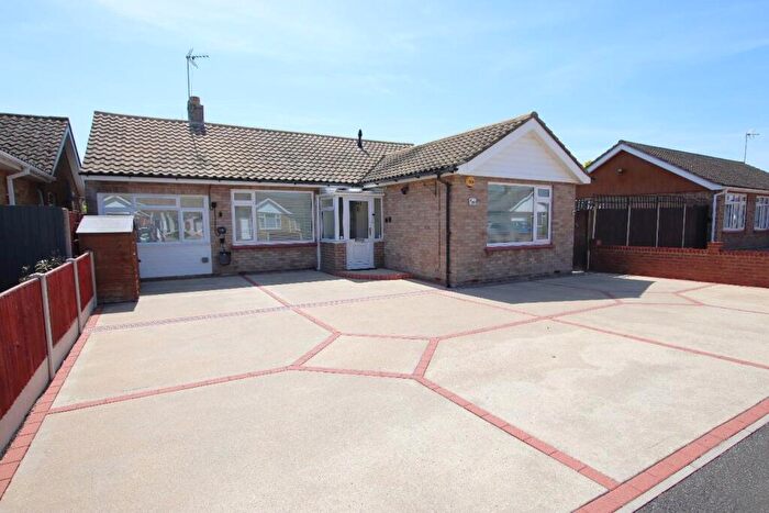 3 Bedroom Bungalow For Sale In Coopers Lane, Clacton On Sea, CO15
