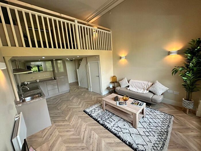 1 Bedroom Apartment To Rent In The Headrow, Leeds, West Yorkshire, LS1