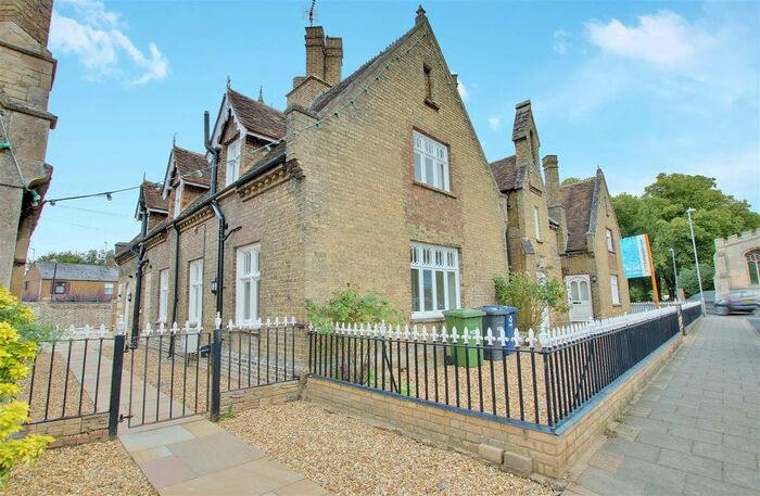 3 Bedroom Property To Rent In High Street, Ramsey, Huntingdon, PE26