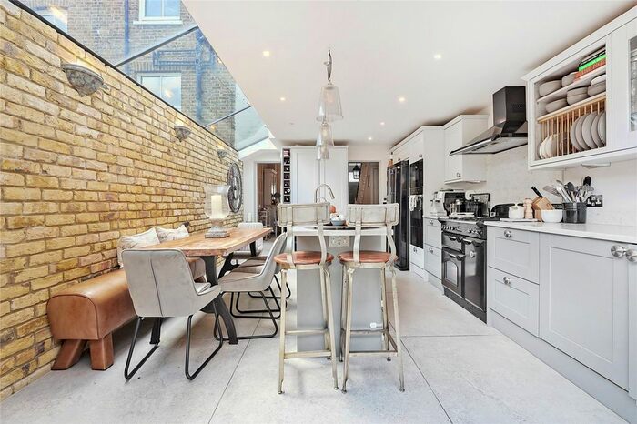 4 Bedroom Terraced House To Rent In Tonsley Hill, London, SW18