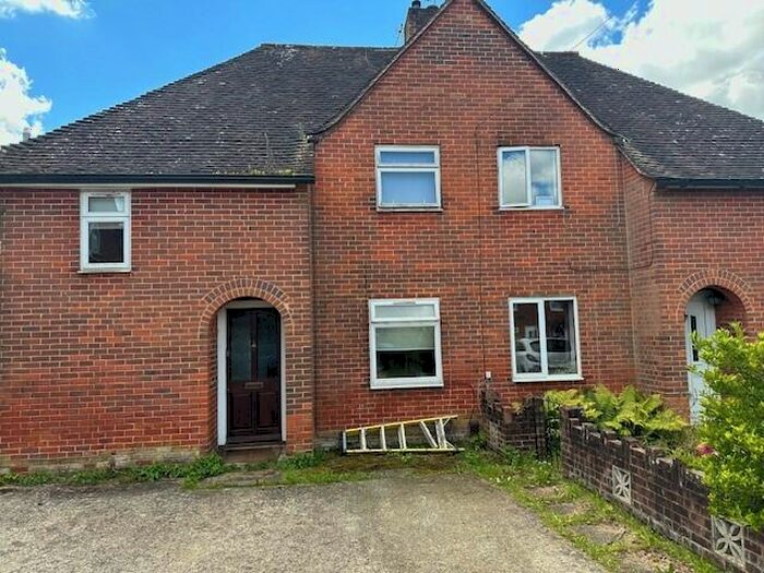 4 Bedroom Semi-Detached House To Rent In Milner Place, Winchester, SO22
