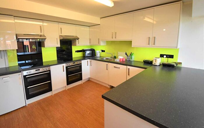 8 Bedroom House To Rent In Allcroft Road, Reading, RG1