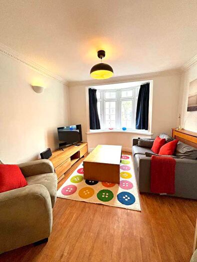 3 Bedroom House To Rent In Brunswick Mews, Brighton, BN3