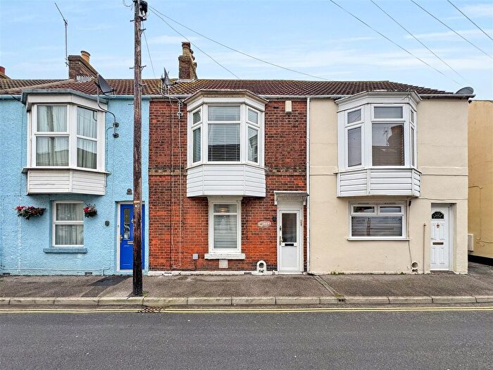2 Bedroom Terraced House For Sale In Hardwick Street, Weymouth, DT4