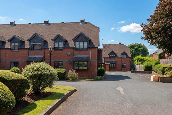 2 Bedroom Flat For Sale In Worcester Road, Hagley, Stourbridge, DY9