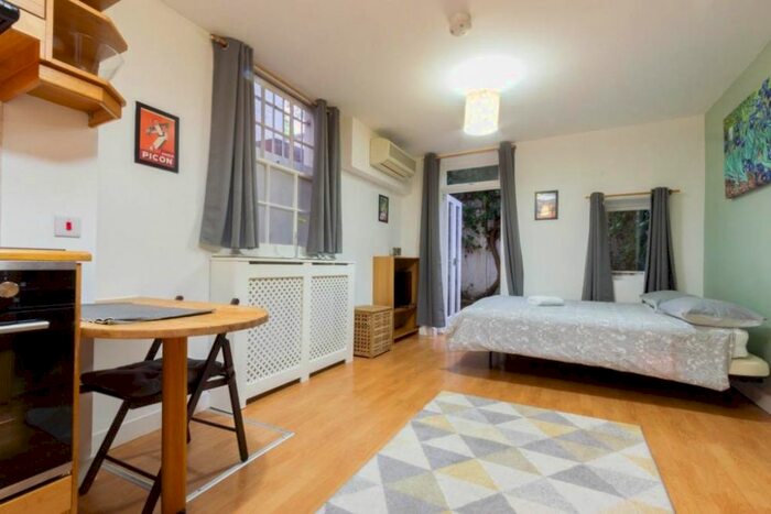 Studio To Rent In Gloucester Street, Pimlico, SW1V