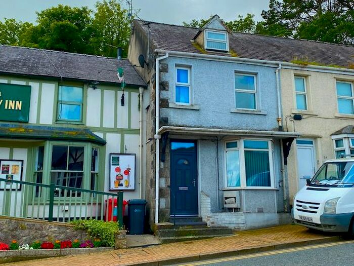 2 Bedroom Terraced House To Rent In High Street, Llangefni, LL77