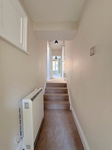 1 Bedroom Flat To Rent In Farm Road, Hove, BN3