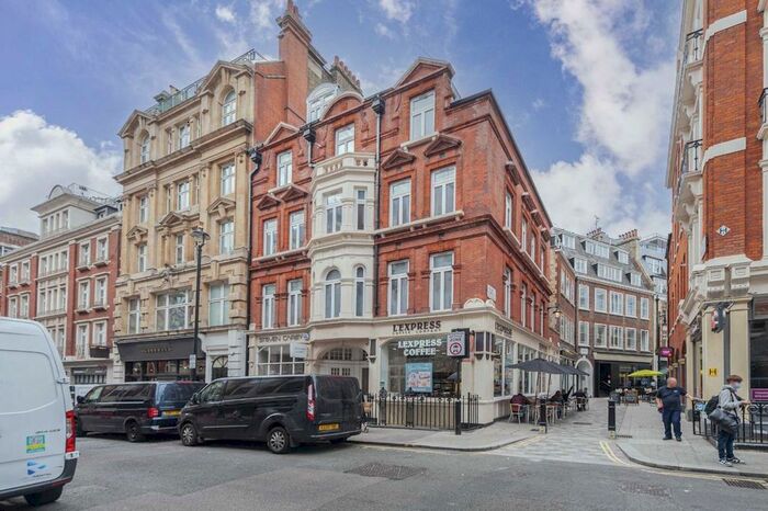 3 Bedroom Flat To Rent In Maddox Street, London, W1S